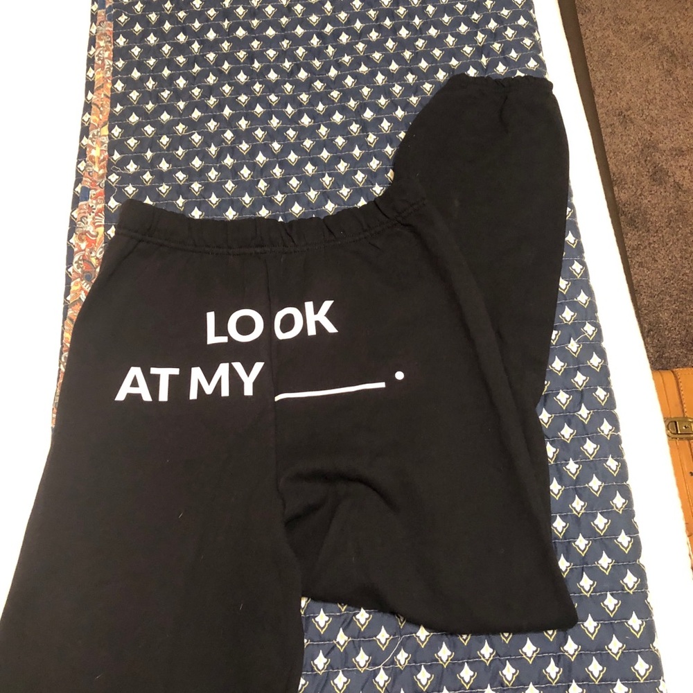 Medium oversized sweatpants